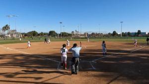 2022-11-19 Game 1 – Taylor Peacock snags a line drive